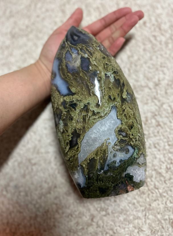 Moss agate freeform 2.754kg - Imperfect